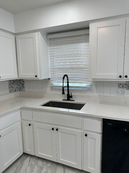 Building Photo - 4307 NW Ridgecrest Dr