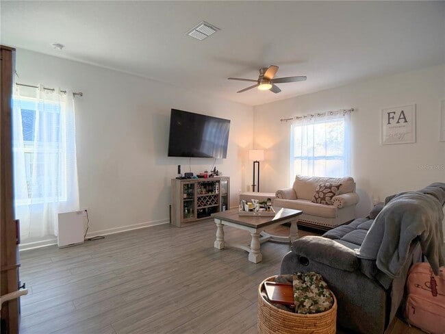 Building Photo - 3656 NE 30th Ter