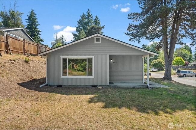 Building Photo - 502 Tullis St NE