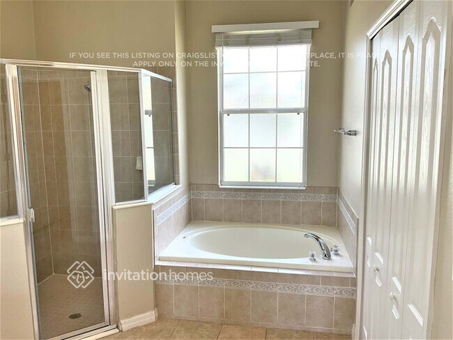 Building Photo - 930 Fairhaven St NE