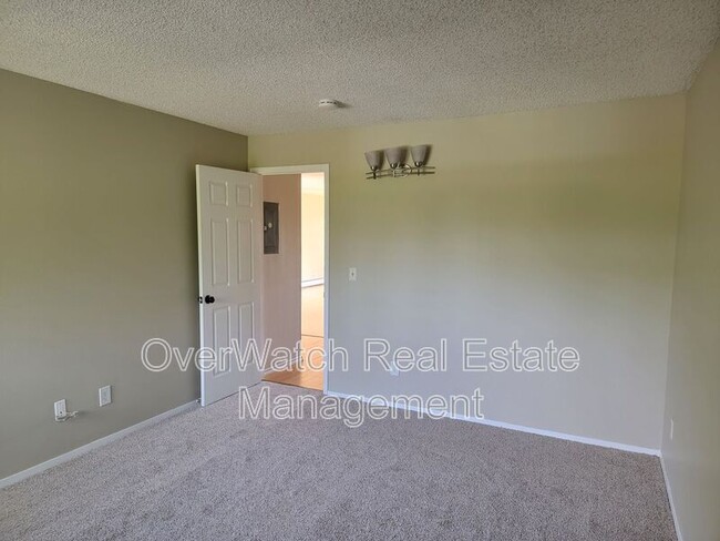 Building Photo - 1615 Sitka St
