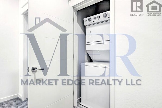 Building Photo - 2Bed/2.5Bath FURNISHED Condo at Kyrene/Cha...