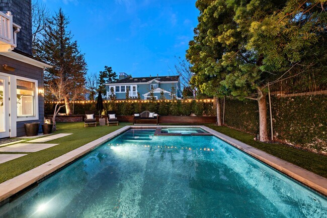 Building Photo - 20 Cape Danbury