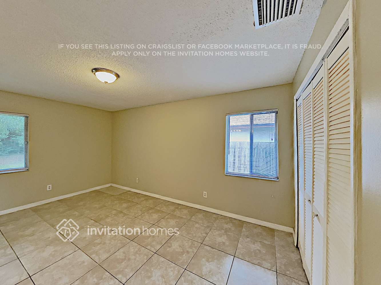 Building Photo - 1360 Sterling Oaks Dr