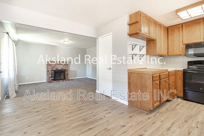 Building Photo - 883 El Capitan Ave
