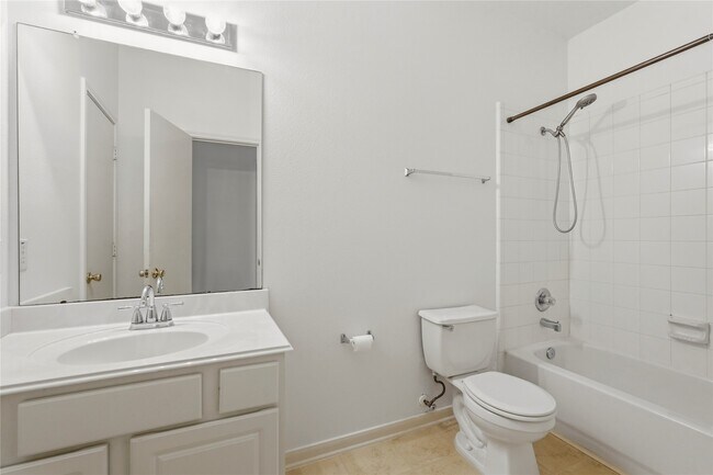 Building Photo - 15106 Turphin Way