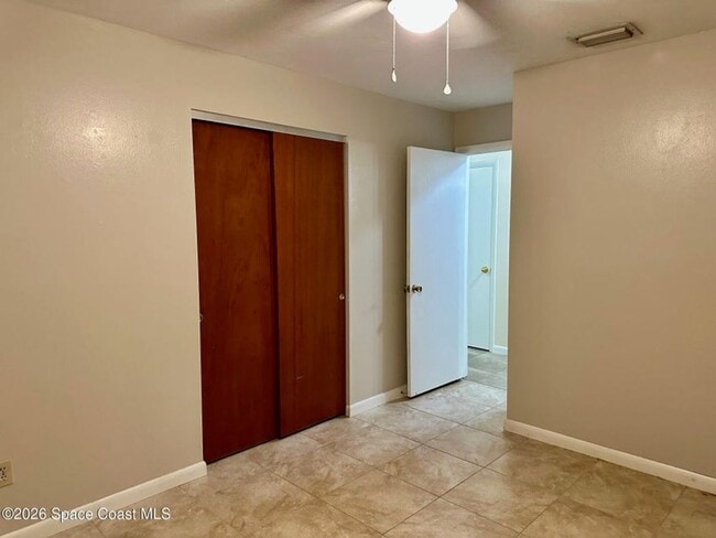 Building Photo - 680 Birchwood Ln