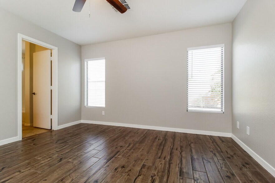 Building Photo - 12913 N 127th Ln