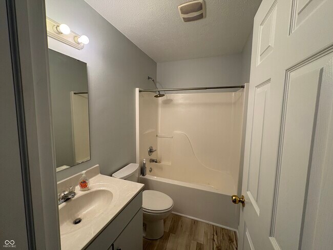 Building Photo - 4047 Byram Ave