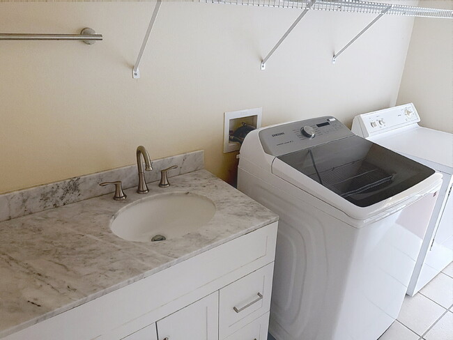 Building Photo - 2500 Trapside Ct