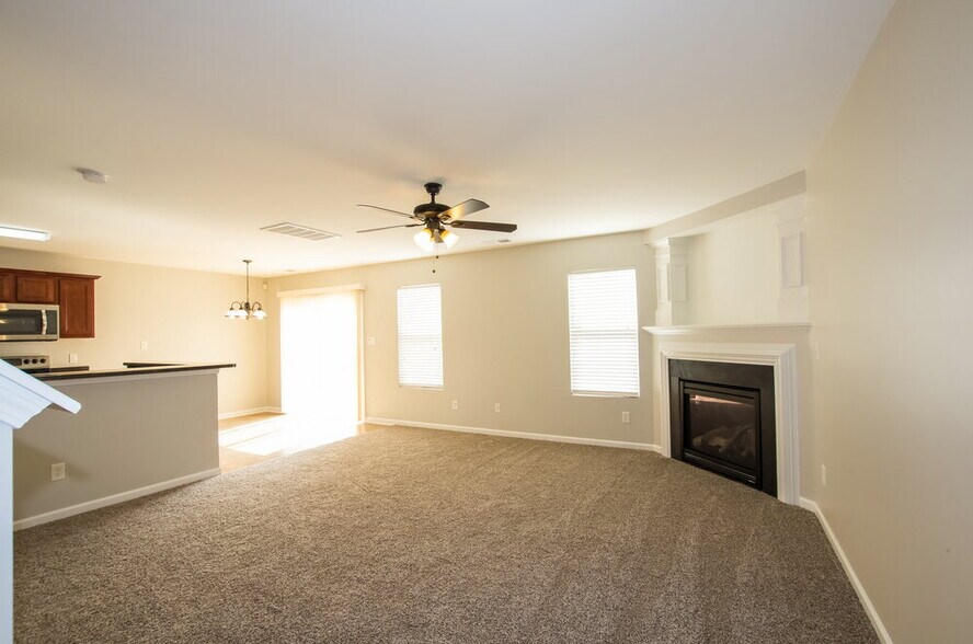 Building Photo - 9332 Macquarie Ln