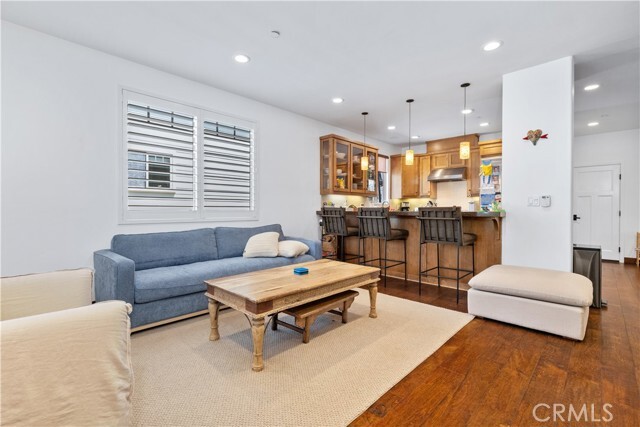 Building Photo - 871 Islay St