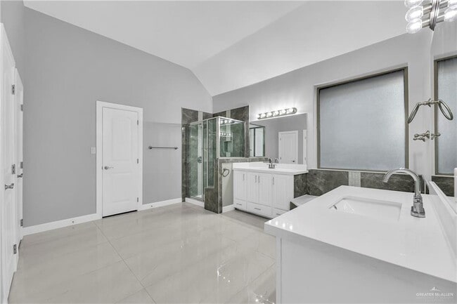 Building Photo - 24 N 24th St