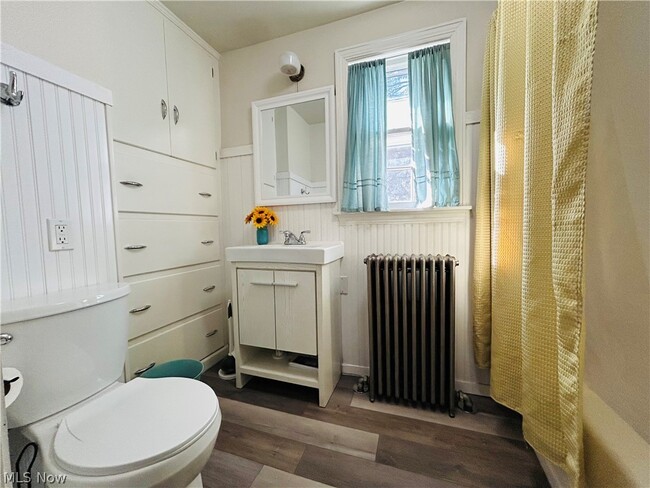 Building Photo - 1828 4th St