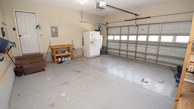 Building Photo - 301 Scranton Ct
