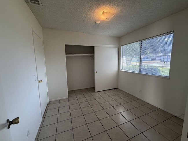 Building Photo - 1594 Christopher Ln
