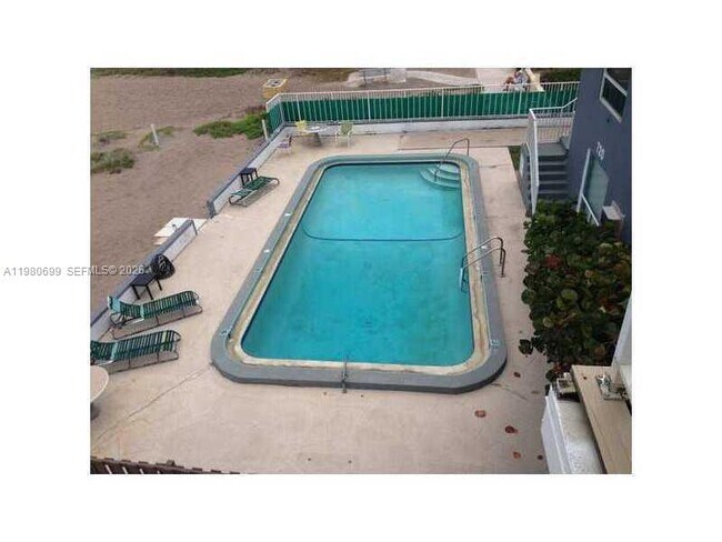 Building Photo - 716 Briny Ave