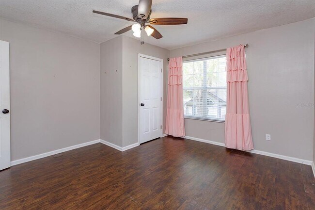 Building Photo - 836 Garden Glen Loop