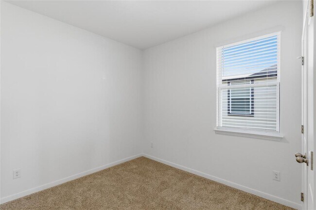 Building Photo - 465 Brooks Ranch Dr