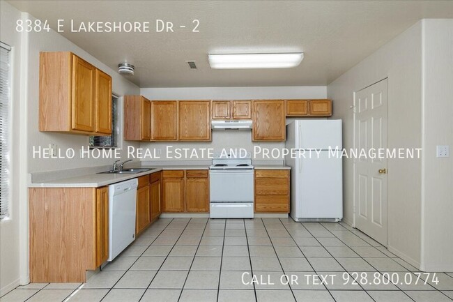 Building Photo - 8384 E Lakeshore Dr