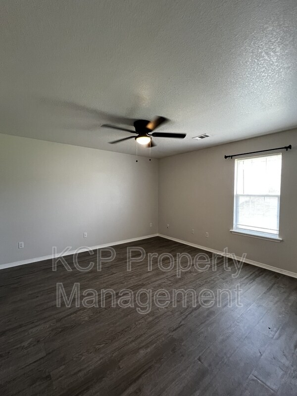 Building Photo - 5708 Whitney Cir