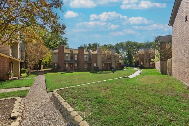 Building Photo - 1904 Dartmouth St