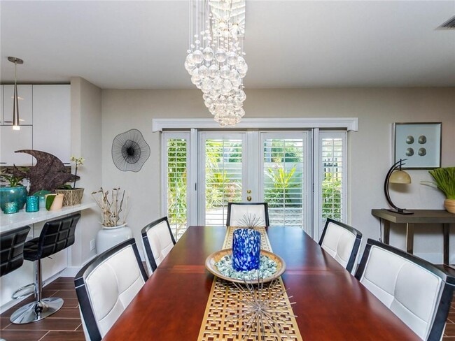 Building Photo - 2319 NE 16th Ave