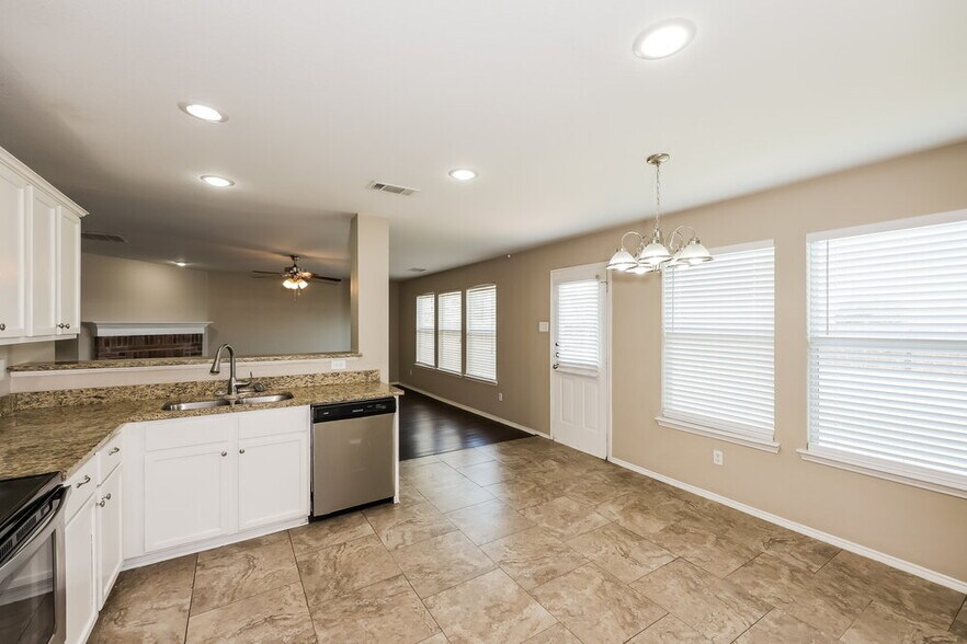 Building Photo - 9316 Liberty Crossing Dr