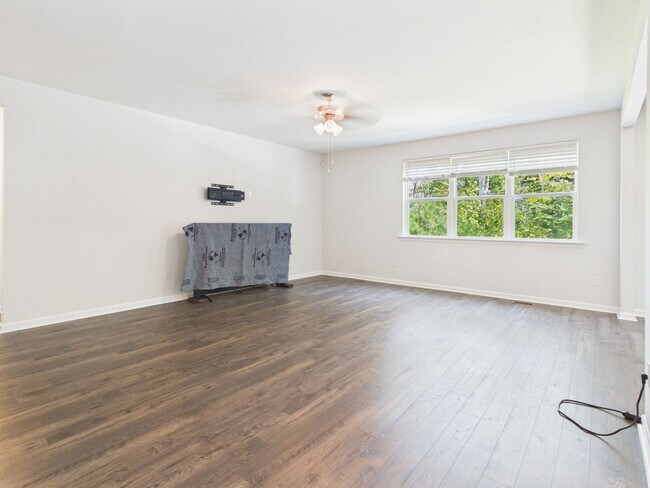 Building Photo - 5701 Brailen Dr