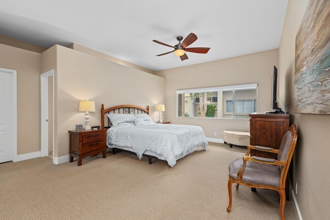 Building Photo - 20 Pebble Beach Dr