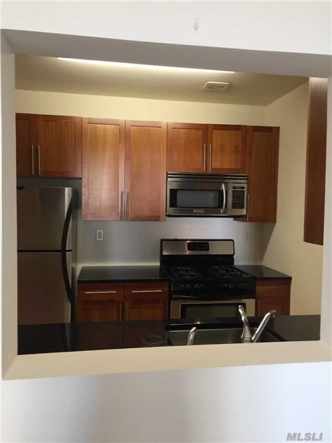 Building Photo - 130 Post Ave