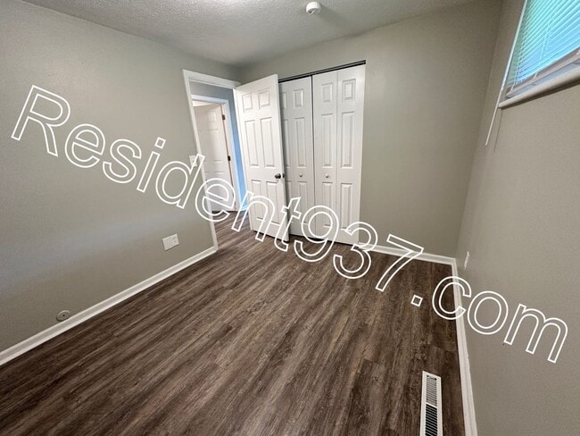 Building Photo - 3 bed 2 bath home.