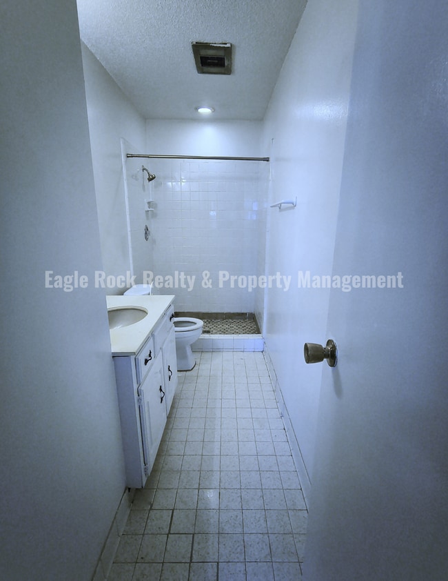 Building Photo - 4627 S 72nd E Pl