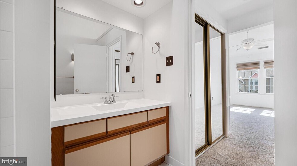 Building Photo - 14226 Jib St