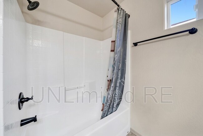 Building Photo - 2805 S Flagstone Ln