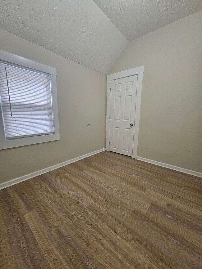 Building Photo - 3643 W 47th St
