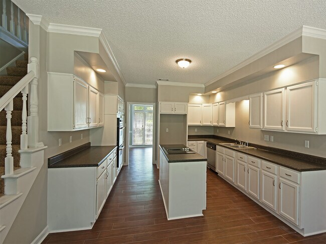 Building Photo - 3 Bedroom with Bonus, 2.5 Bathroom Near Lo...