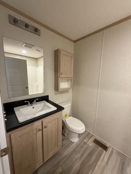 Building Photo - 26 Hunters Rill