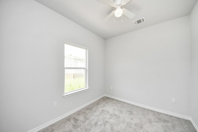 Building Photo - 382 Rd 5704