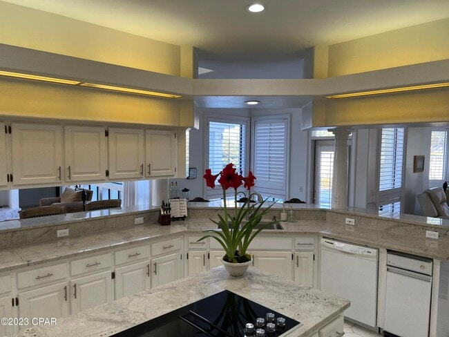 Building Photo - 631 Amberjack Dr