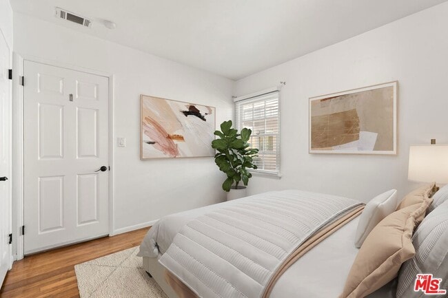 Building Photo - 8214 Creighton Ave