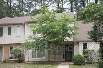 Building Photo - 112 Mossbark Ln