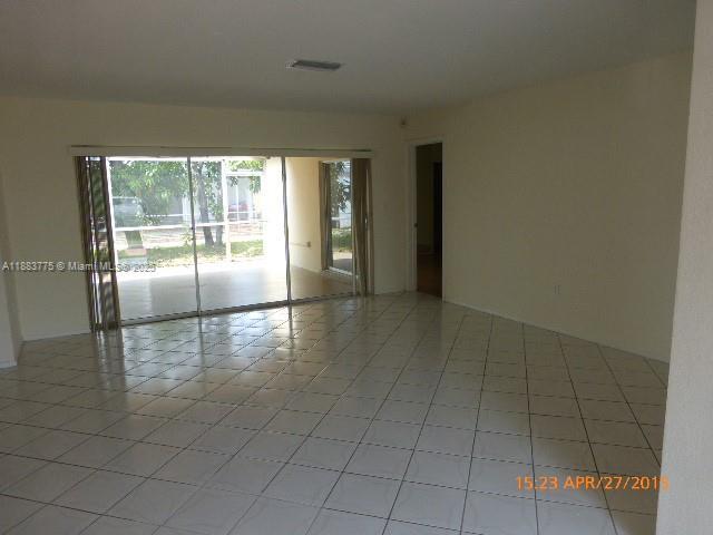 Building Photo - 6737 Pansy Dr