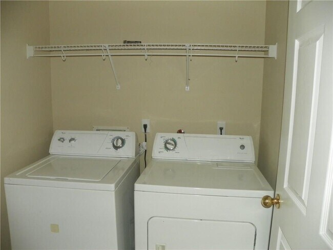 Building Photo - 14001 Cambourne Dr