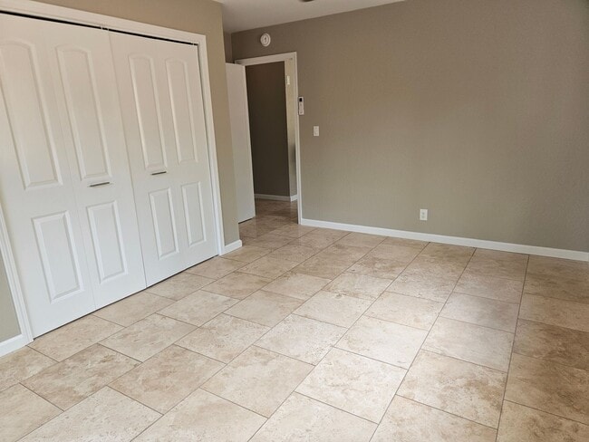 Building Photo - 1 bedroom in the heart of Lahaina