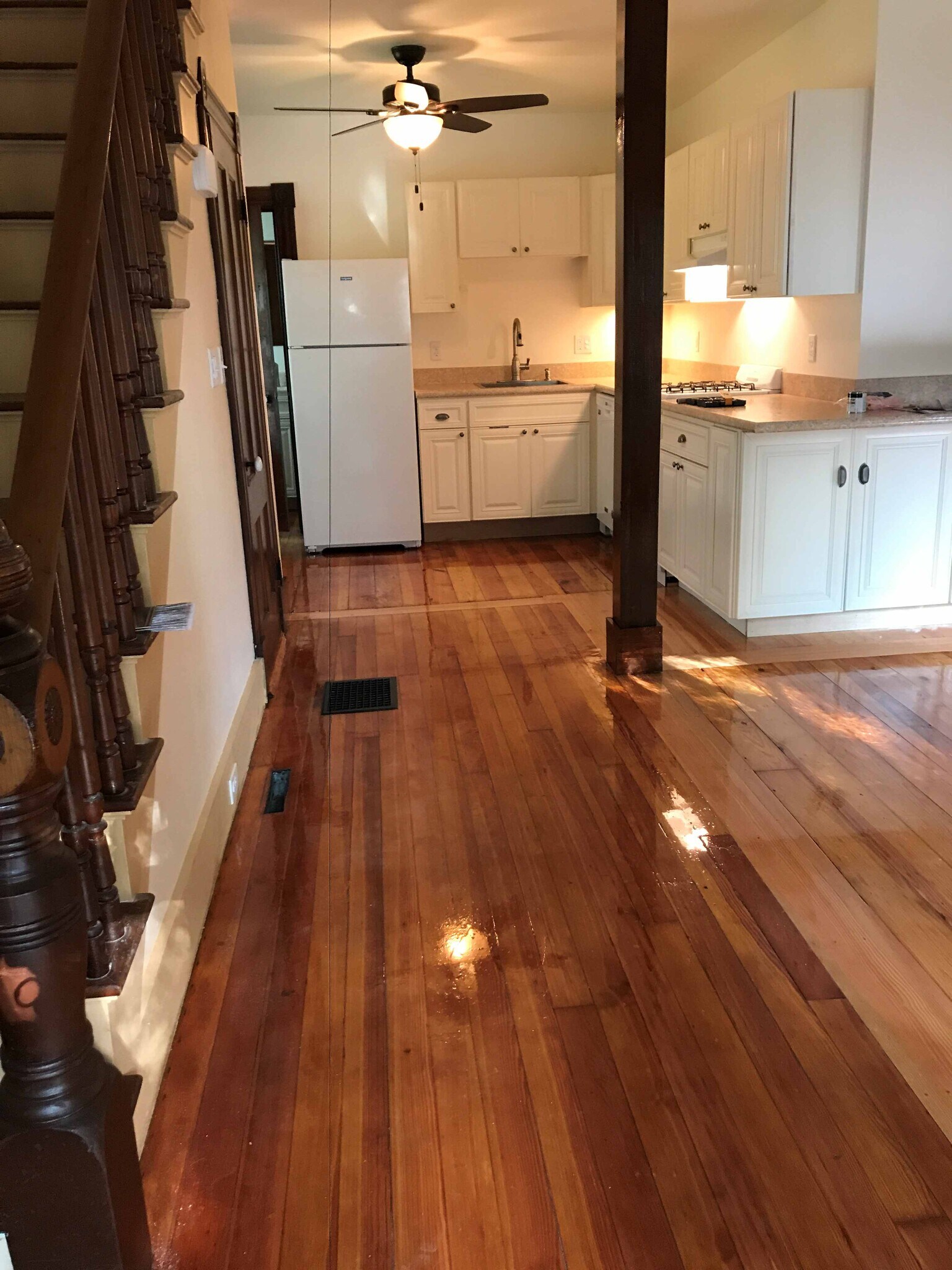 Entry - 25 Beech St