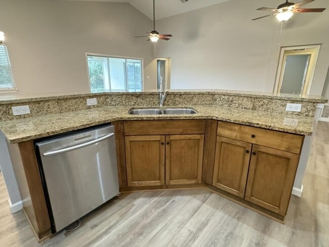 Building Photo - 222 Biltmore Pl