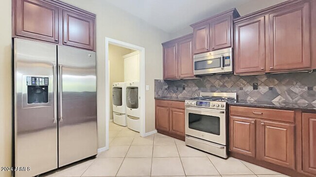 Building Photo - 26505 W Burnett Rd