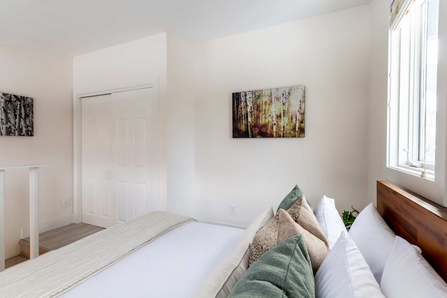 Building Photo - 900 E Hopkins Ave