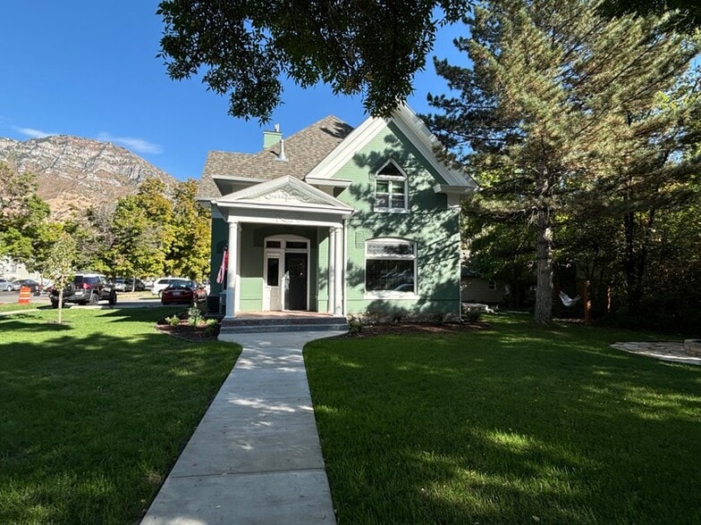 Building Photo - 488 N 400 E